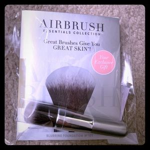 It cosmetics mini blurring foundation brush